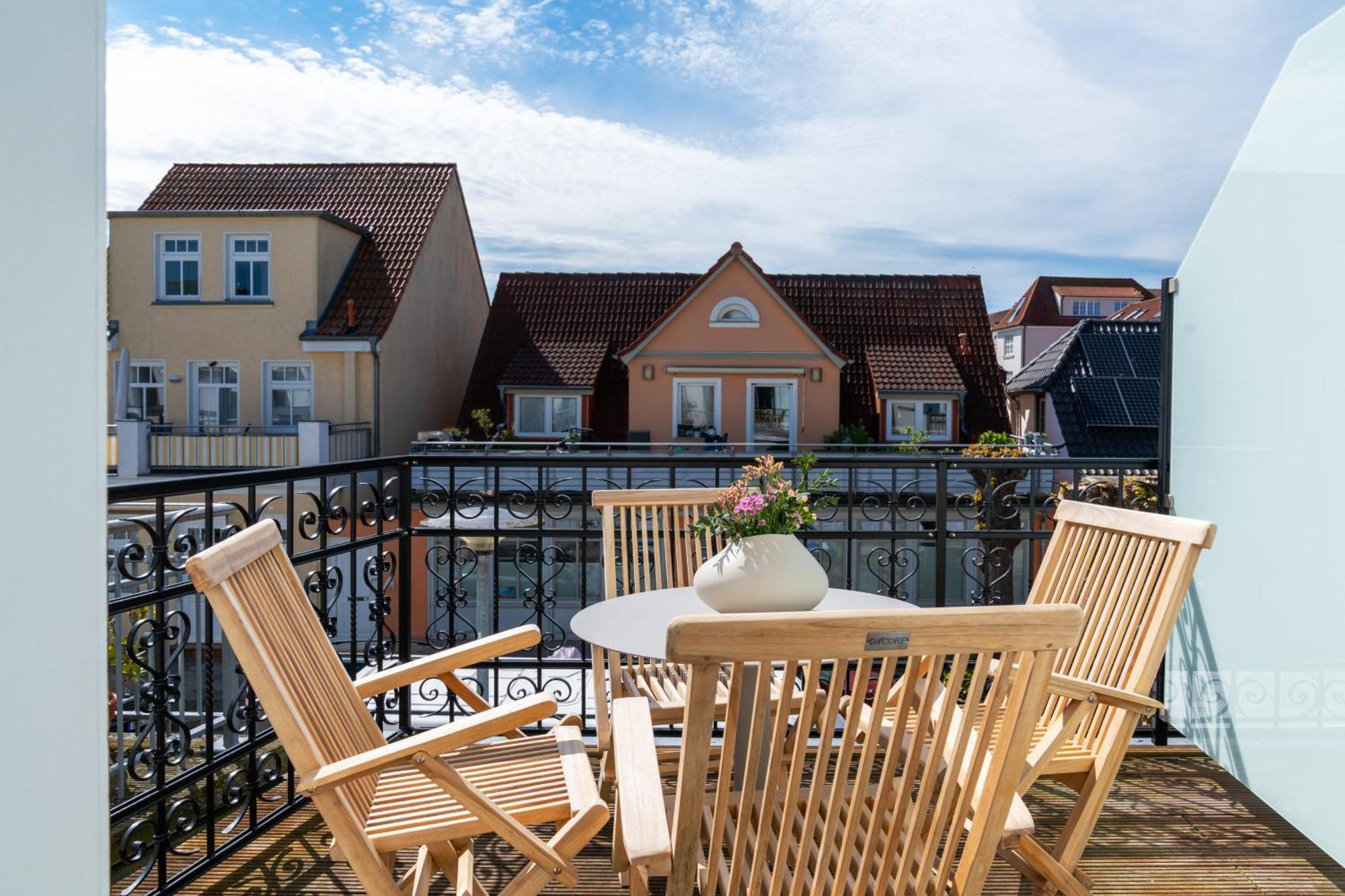 Kapitaenshaus Friedrich Franz - Premium Apartments 200 Meter Vom Strand Und Alten Strom 로스토크 객실 사진